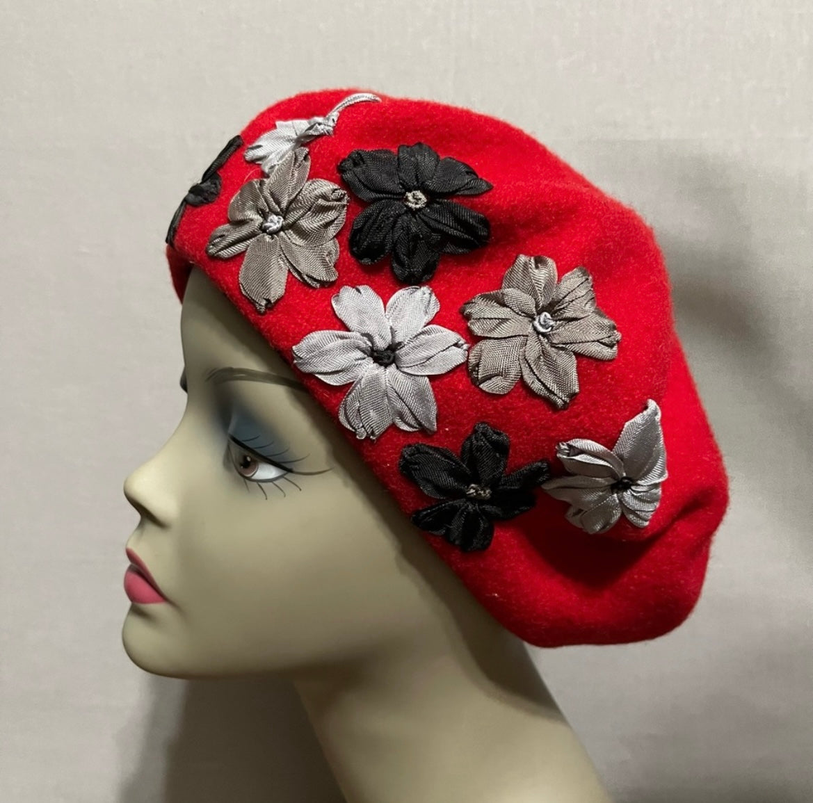 Red Wool Beret With Floral Ribbon Appliqué