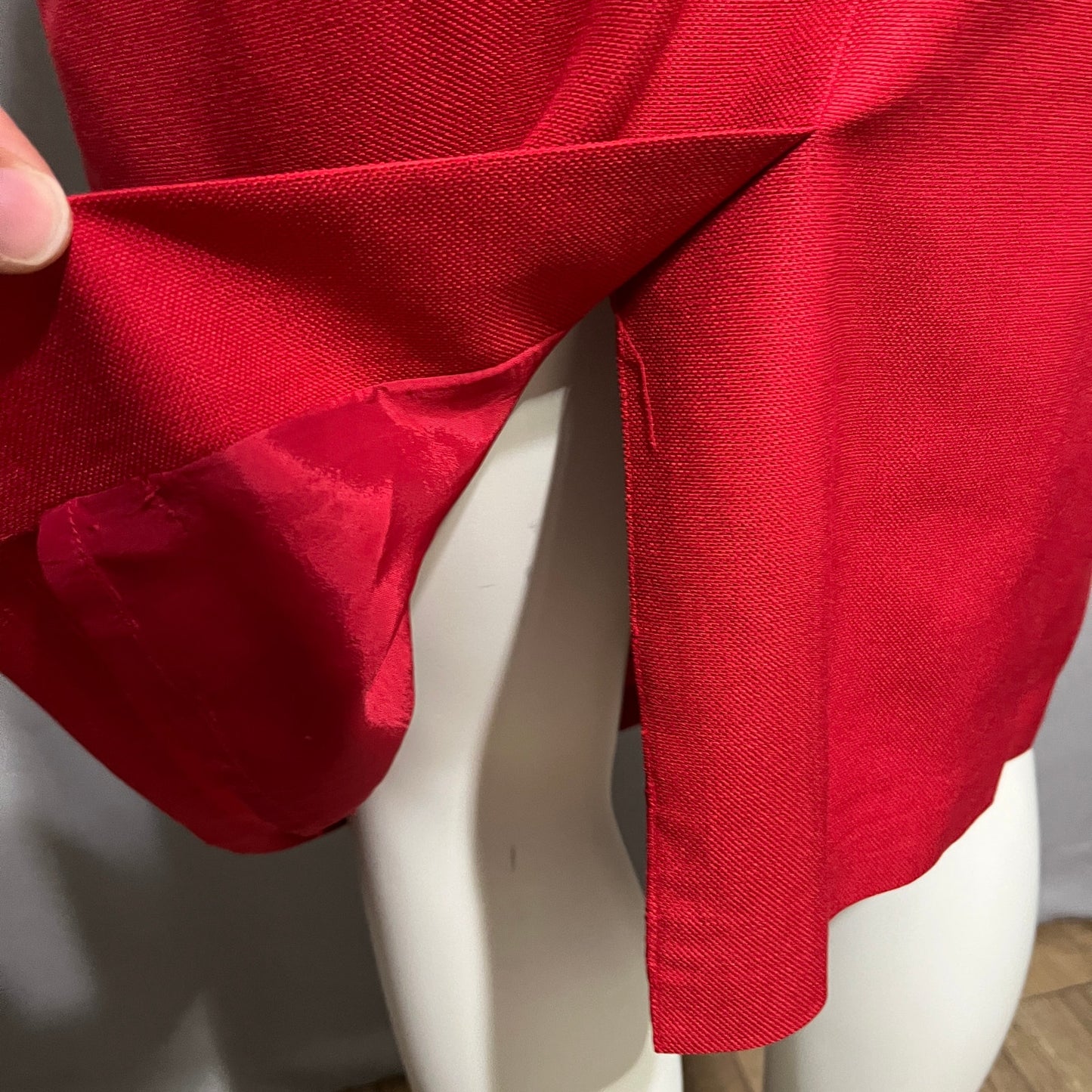Dana Buchman Women’s Cherry Red 100% Silk Pencil Skirt Sz-10 High Waisted