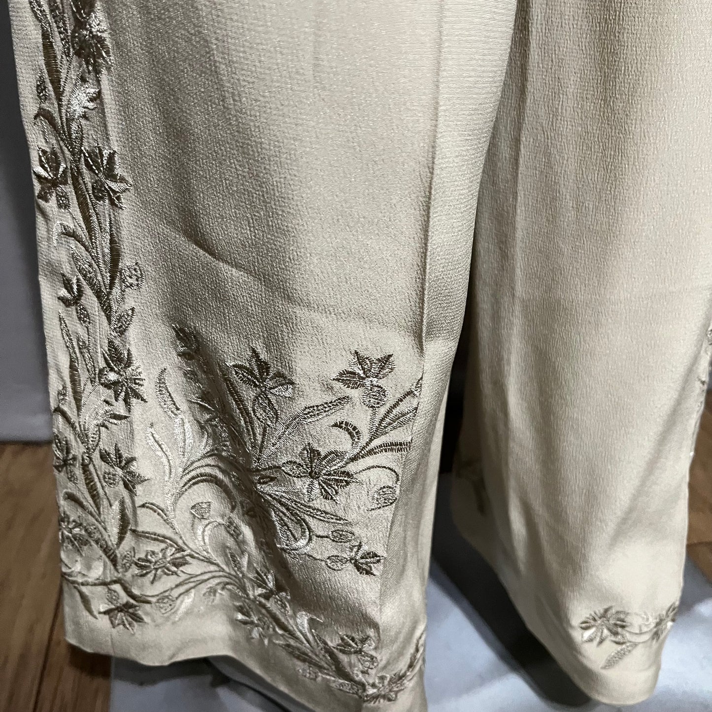 Rena Rowan Crème Silk Blend Embroidered Hem Trouser Pants Sz-6
