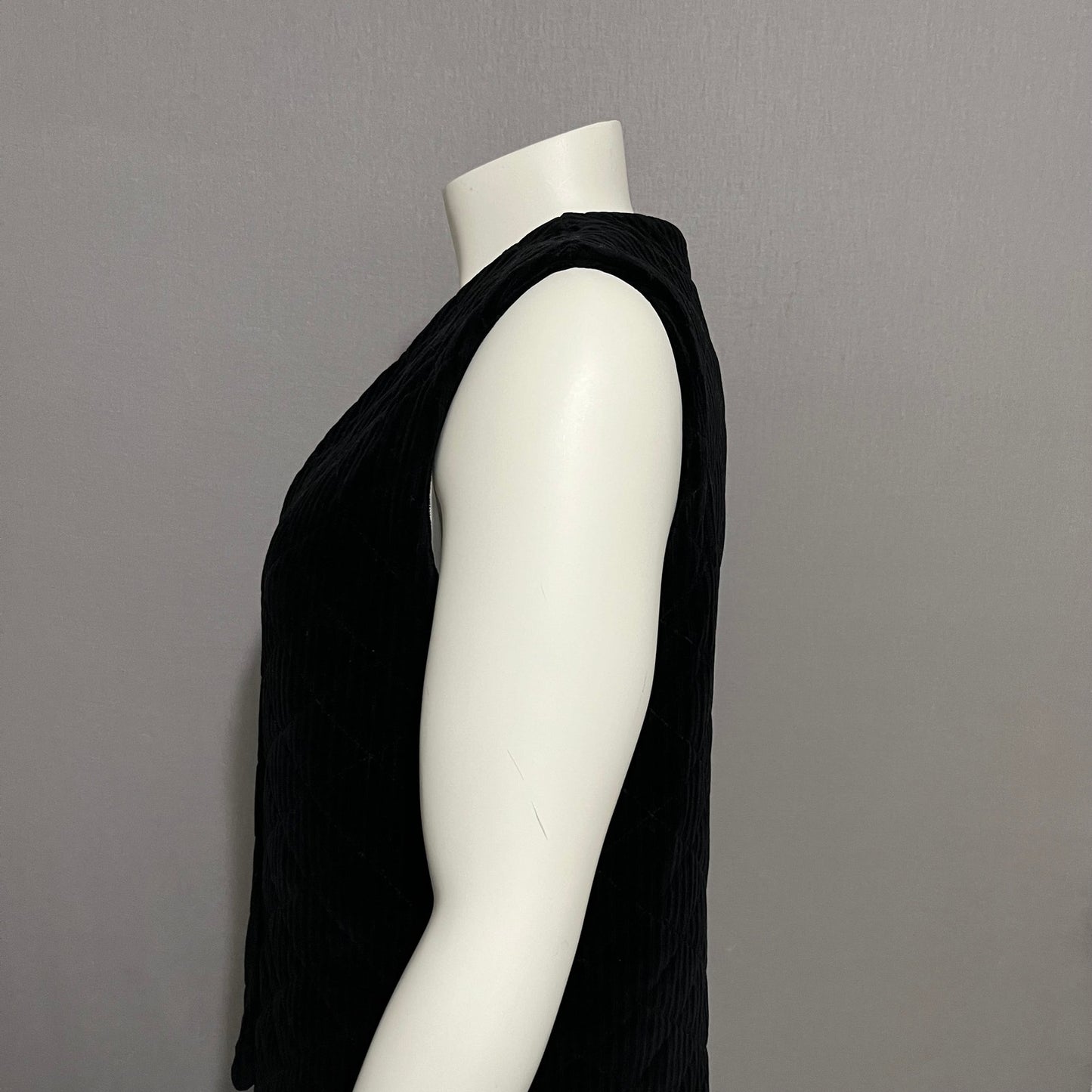 Liz & Co Quilted Black Velvet Button Front Vest Sz-Lg/XL