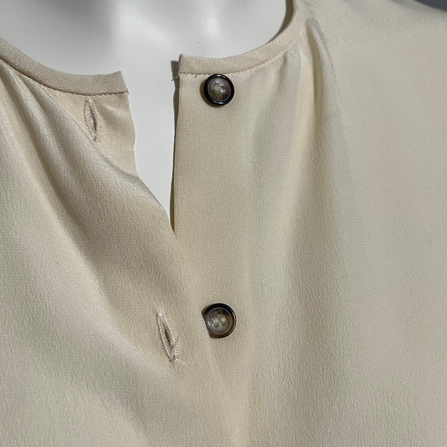 Jones New York Cream Button Front Short Sleeve 100% Silk Blouse Sz-10