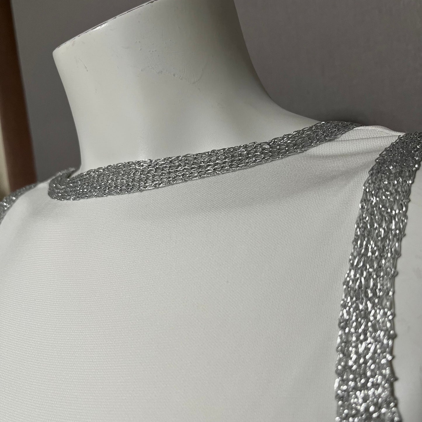 Worth White With Silver Metallic Sleeveless Dressy Shell Top Sz-2