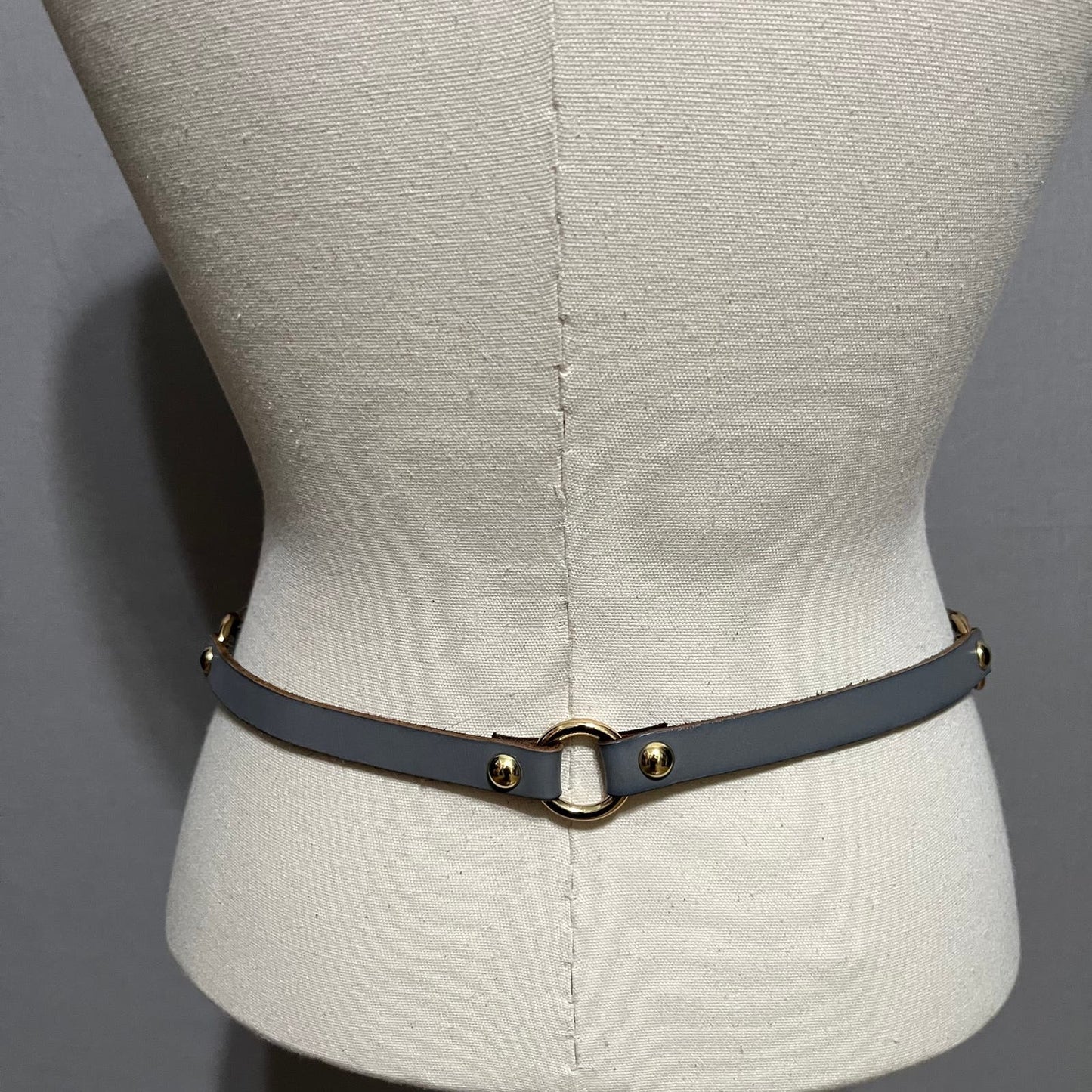 Tarnish Grey With Gold Circle Metal Skinny Belt Sz-Xs/ Small