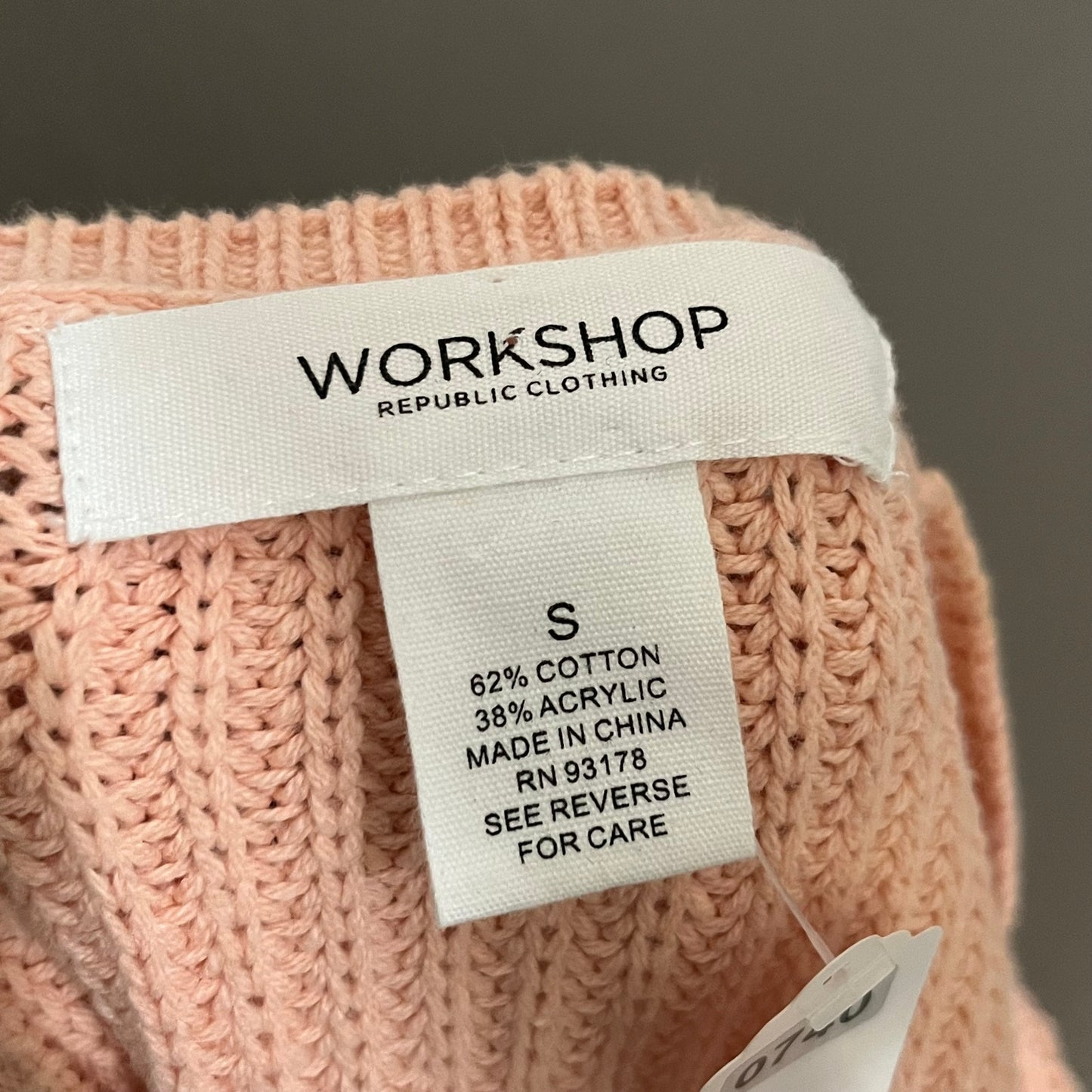 Workshop Light Peach/Pink Long Sleeve Crewneck Sweater Sz-Small