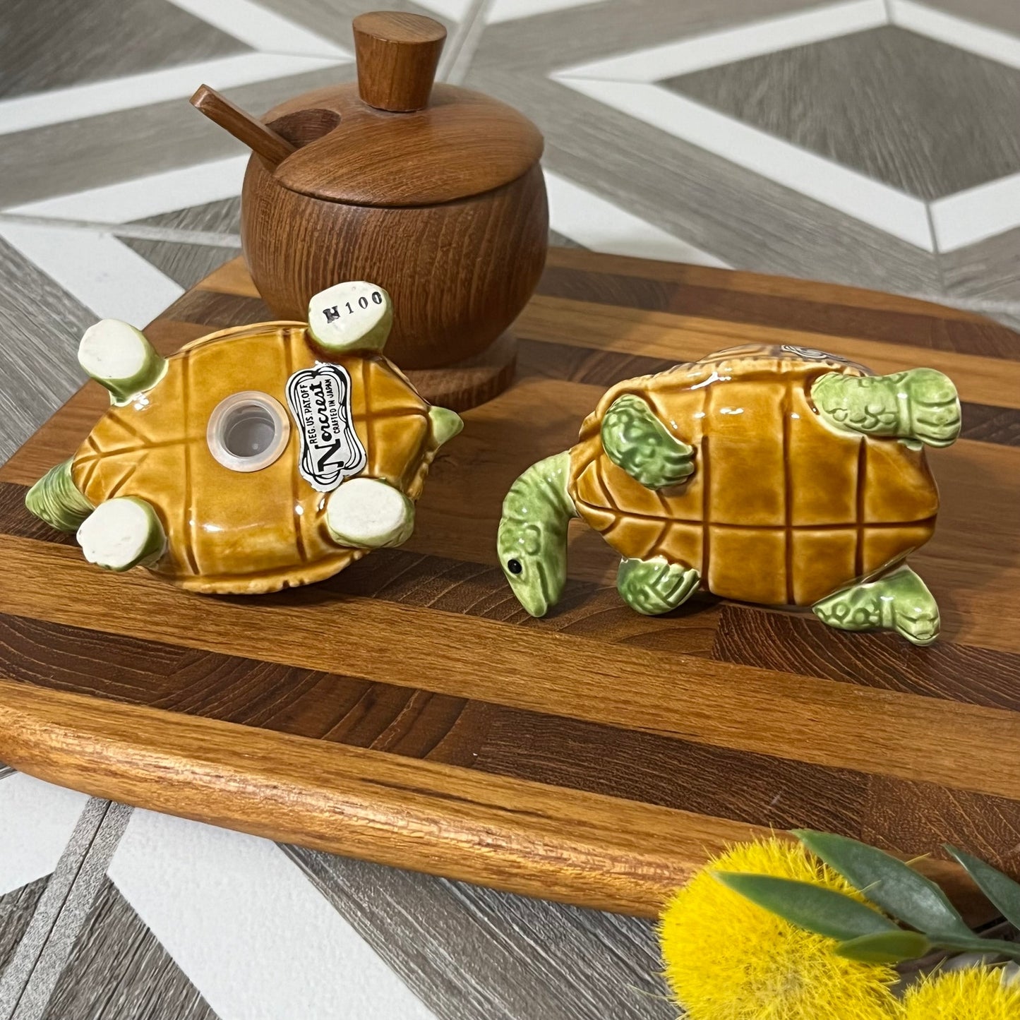 Norcrest 2 Piece Japan Ceramic Turtles Salt & Pepper Shaker