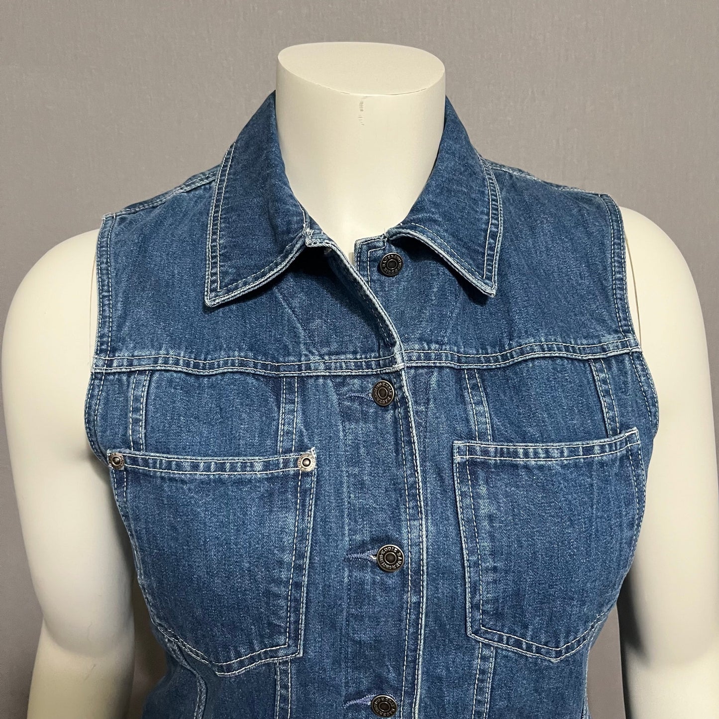 Eddie Bauer Blue Denim 100% Cotton Sleeveless Vest Sz-Medium