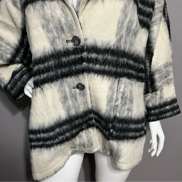 Marla Wynne Cream Black Oversized Shacket Sz-XL