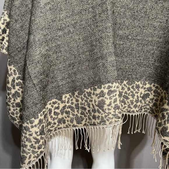 Croft & Barrow Acrylic Reversible Neutral Animal Print Shawl Sz-One Size