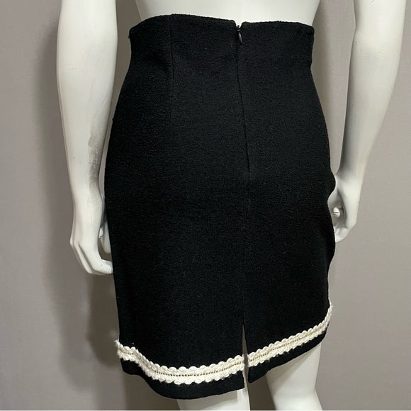 St. John Black Knit Skirt With White Gold Trim Sz-4