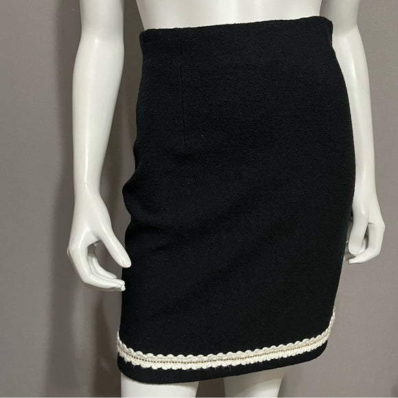 St. John Black Knit Skirt With White Gold Trim Sz-4