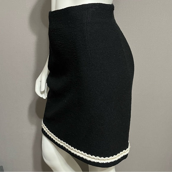 St. John Black Knit Skirt With White Gold Trim Sz-4