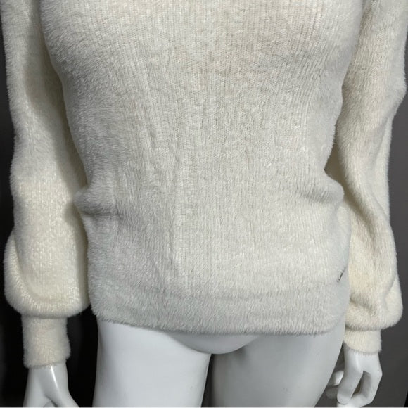 Tahari Fuzzy Cream V-Neck Long Sleeve Sweater Sz-Small