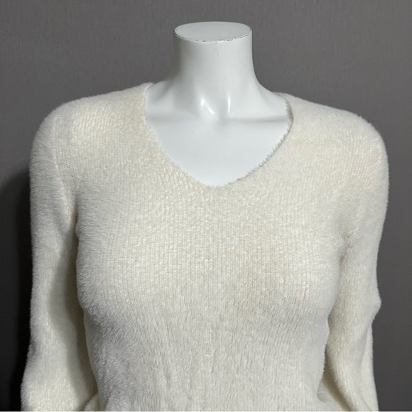 Tahari Fuzzy Cream V-Neck Long Sleeve Sweater Sz-Small