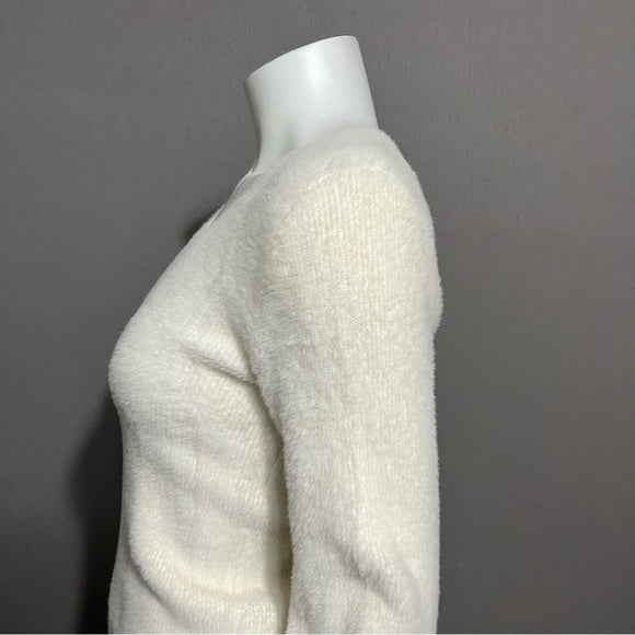 Tahari Fuzzy Cream V-Neck Long Sleeve Sweater Sz-Small