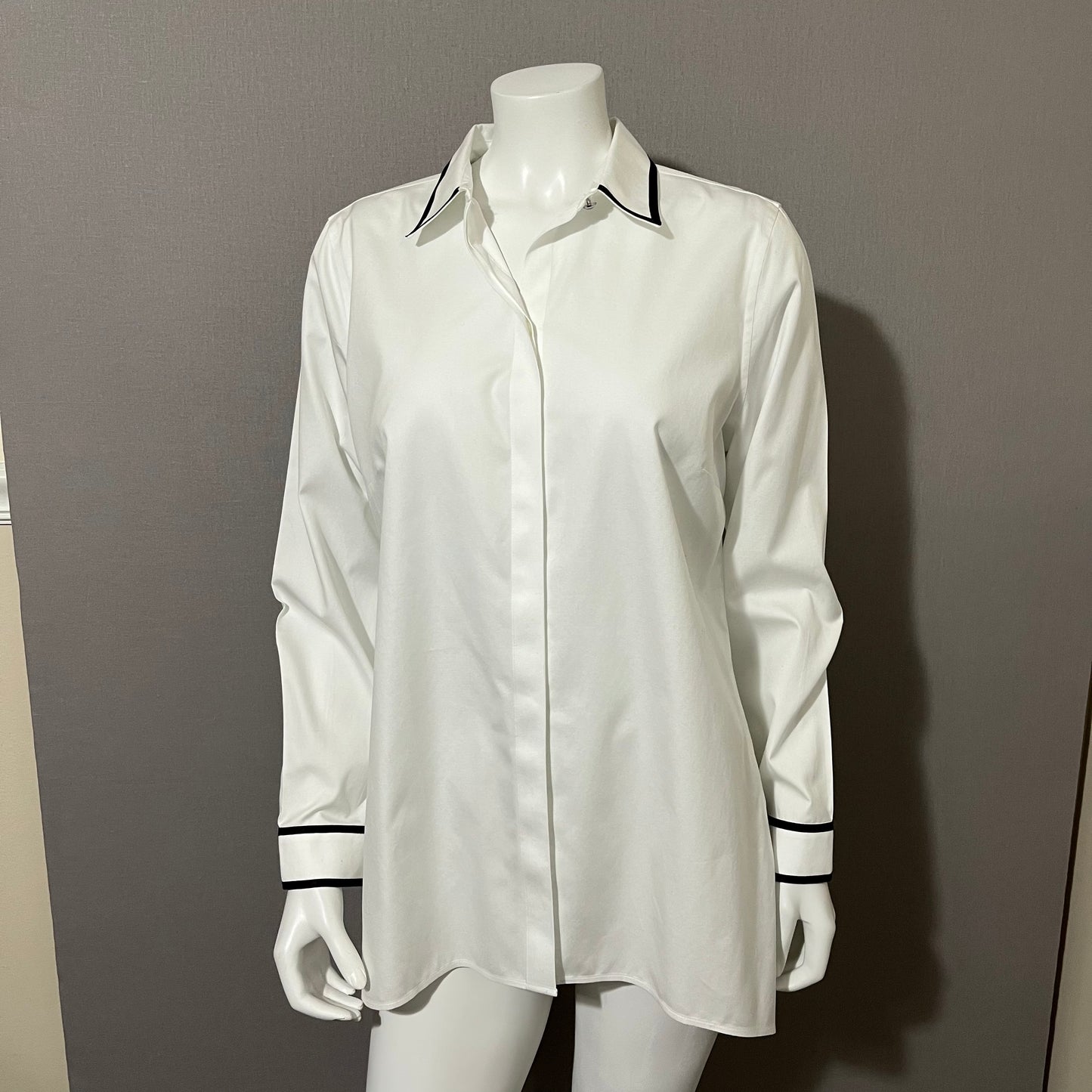 Chico’s White With Black Trim Button Down Shirt Sz-1 Medium-Large