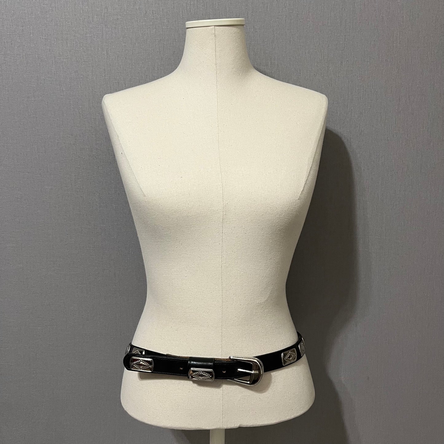 Vintage Black With Silver Metal Skinny Belt Sz- Medium/Large