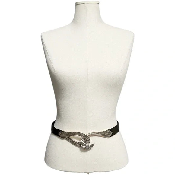 Chicos Black Leather With Oval Hook Adjustable Textured Buckle Sz-One Size