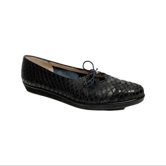 Vintage Salvatore Ferragamo Navy Flats Sz-6 1/2 M