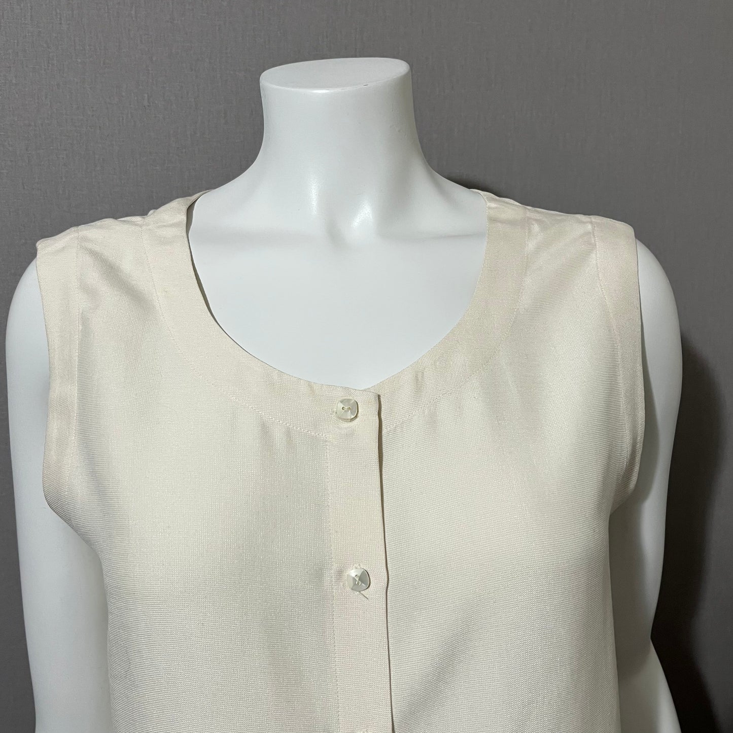 Banana Republic Cream Silk Sleeveless Longline Vest Size-Large