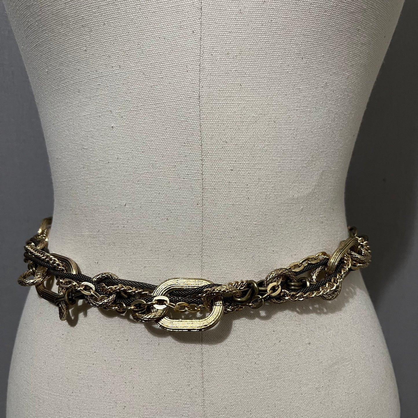 #64 Chico’s Chain Gold Metal Belt