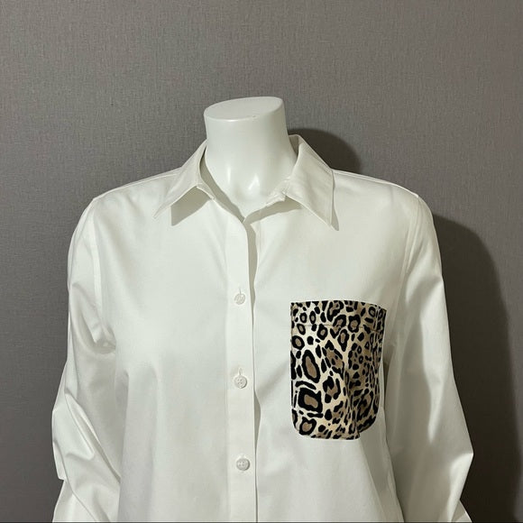 Chico’s White with Leopard Pocket Cotton Button Front Shirt Sz 1 (Medium)