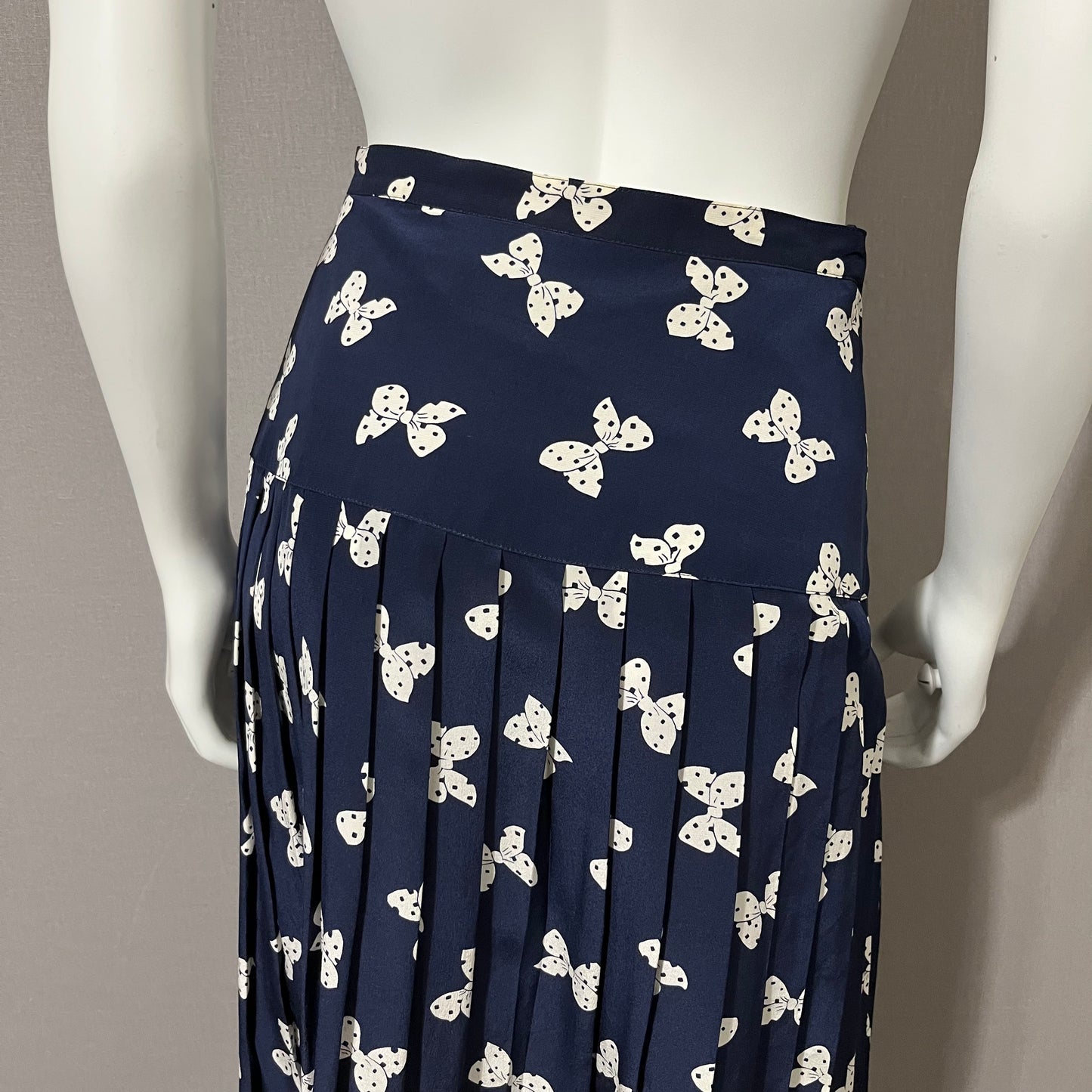 Silk Maggy London Navy Bow Pleated Midi Skirt Sz-10 or Small-Medium