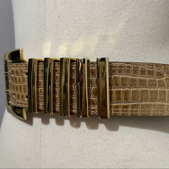 Escada Brown Patent Textured Leather With Gold Buckle Belt Sz-Medium