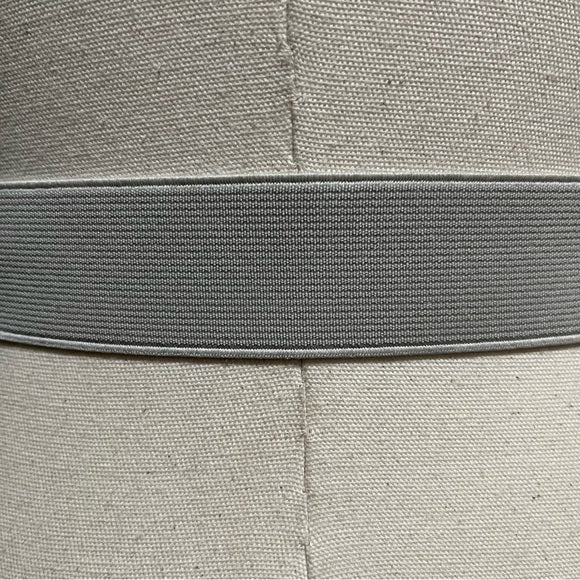 Silver With Oval Buckle With Stretch Belt Sz-Small/Medium