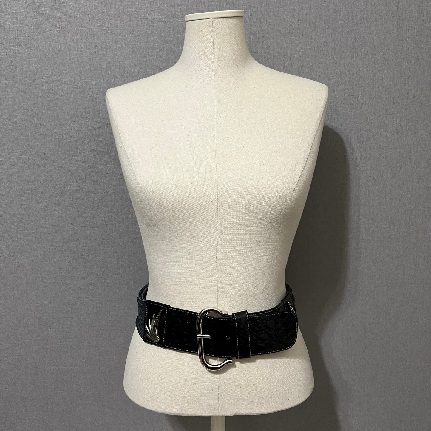 Vintage Escada Black Patent Leather With Strings Silver Hardware Belt Sz-40