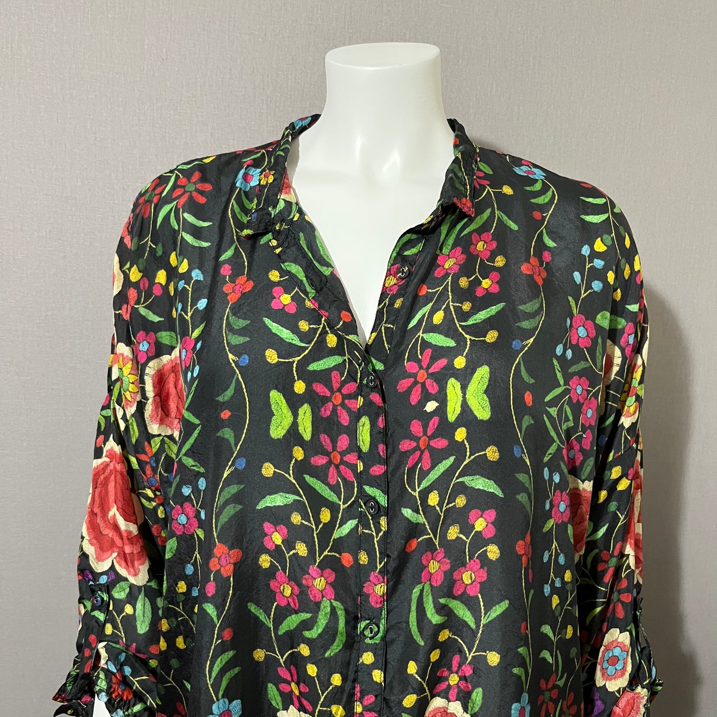 Johnny Was Black Silk Floral Button Front Blouse Sz-Large