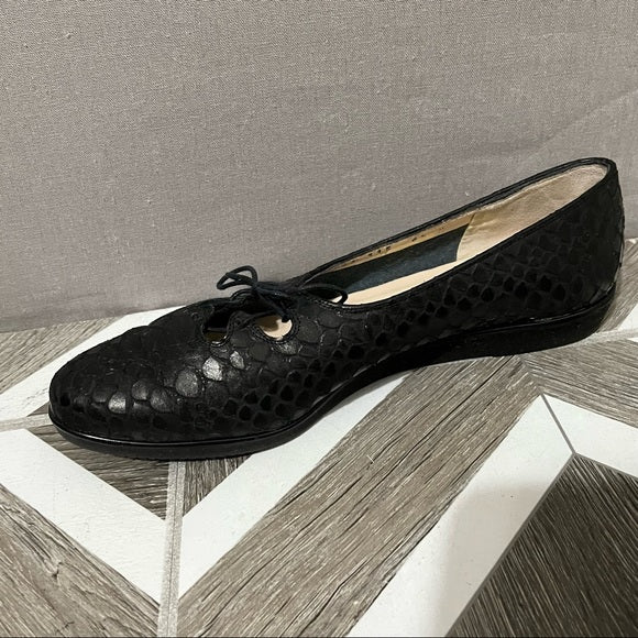 Vintage Salvatore Ferragamo Navy Flats Sz-6 1/2 M