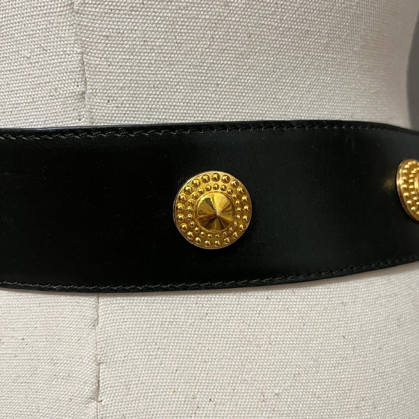 Vintage Escada Black/Gold Leather Belt Sz-40