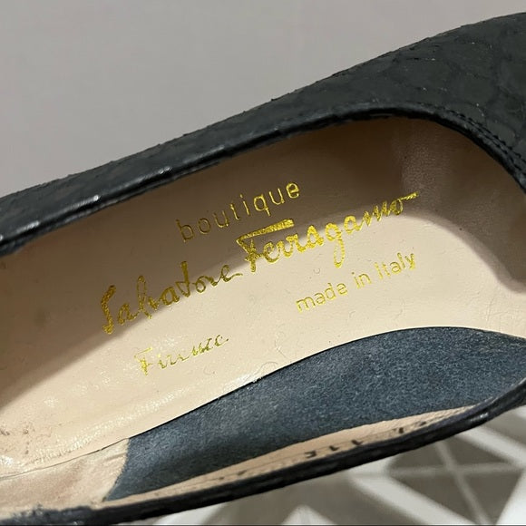 Vintage Salvatore Ferragamo Navy Flats Sz-6 1/2 M