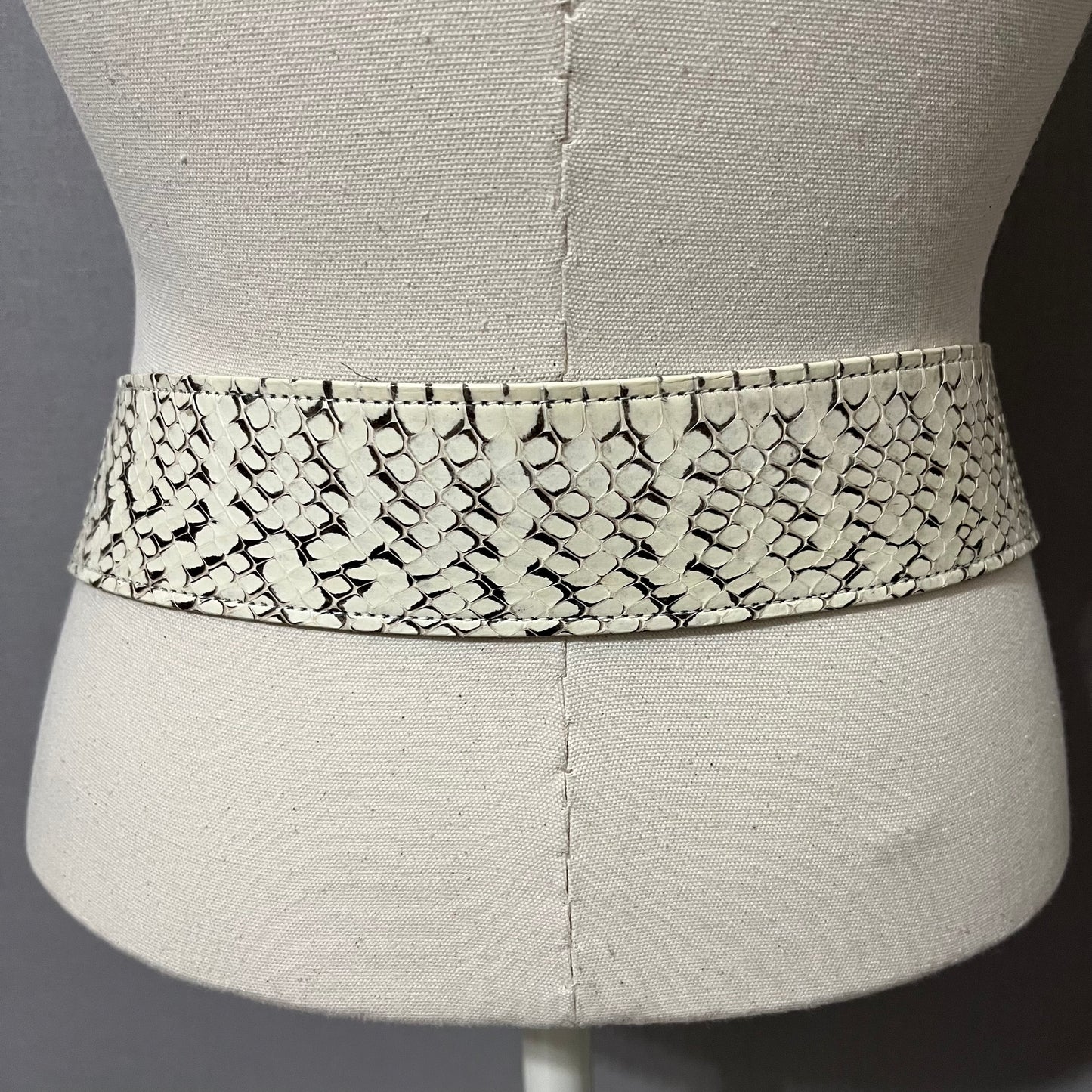 Vintage Rare Genuine Snake Skin Gold/Silver Buckle Adjustable Belt M-XL