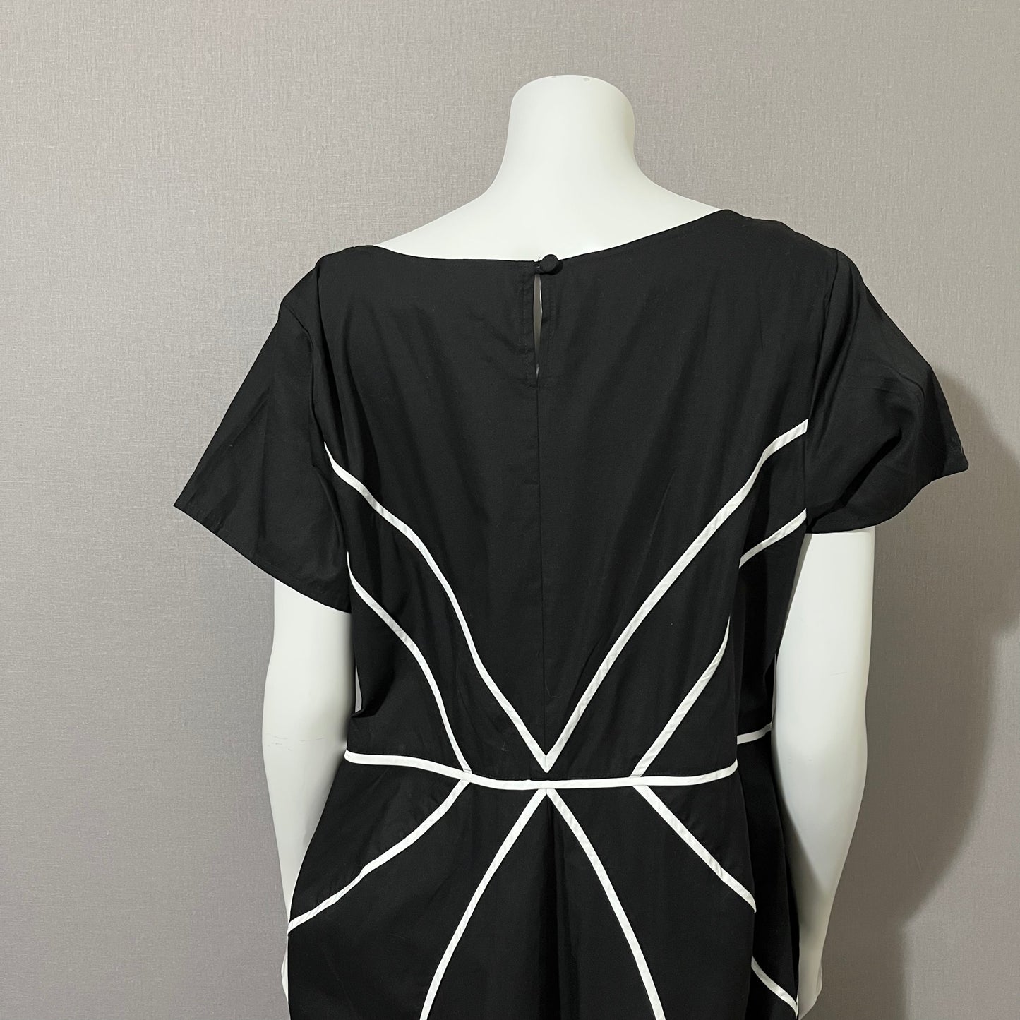 Eshakti Bkack Cotton With Geometric Lines Dress Sz- 18W