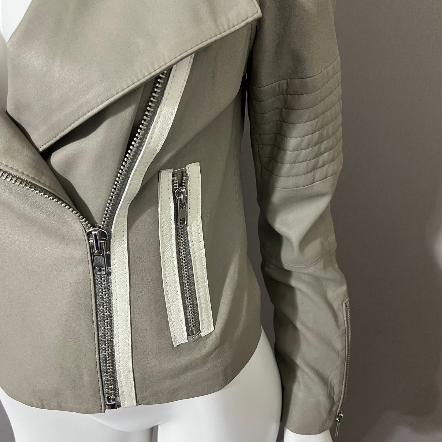 BB Dakota Taupe/White Asymmetrical Leather Jacket Sz-Small