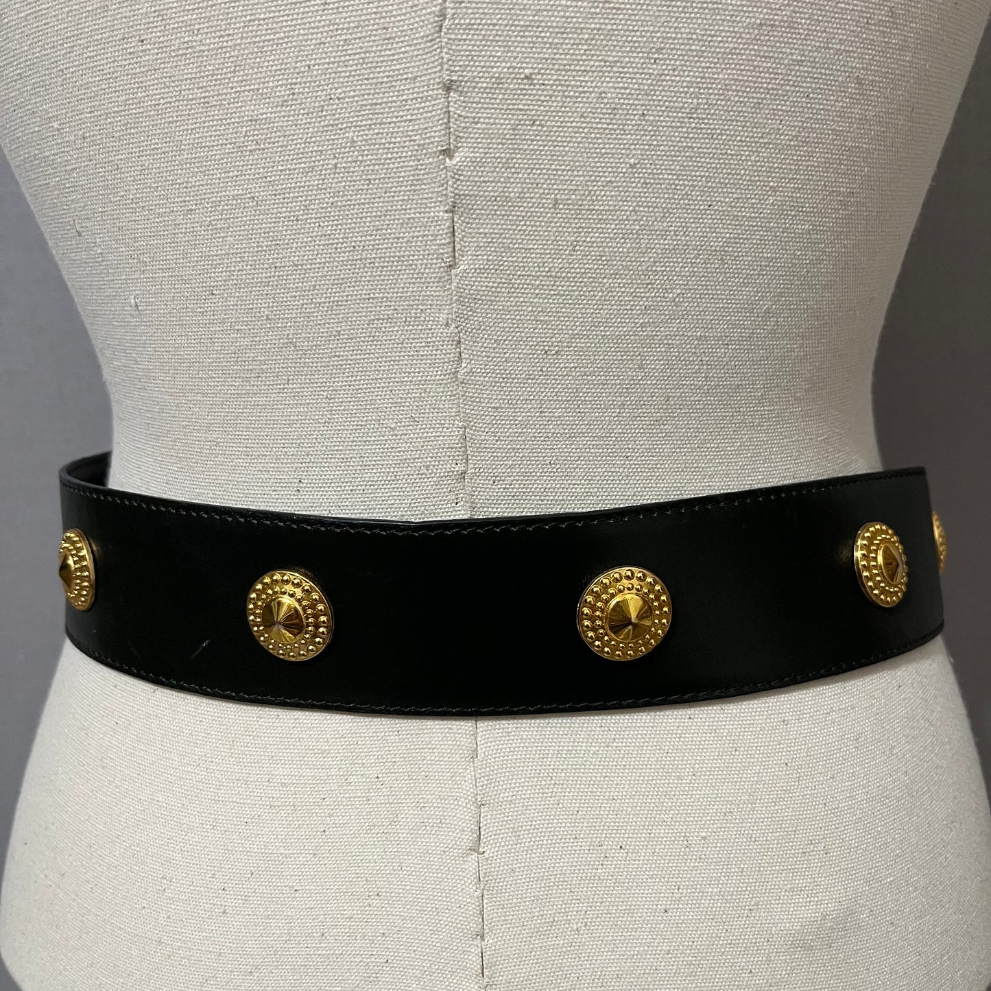 Vintage Escada Black/Gold Leather Belt Sz-40