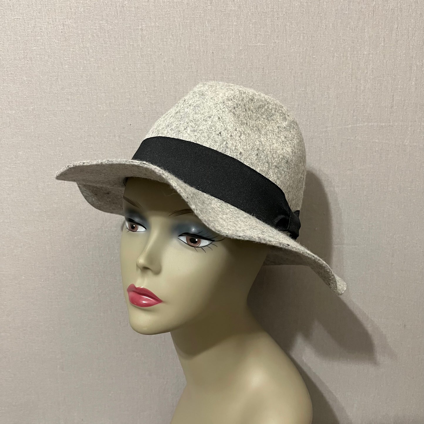 Gray & Black Floppy Wool Hat Sz-One Size Fits Most